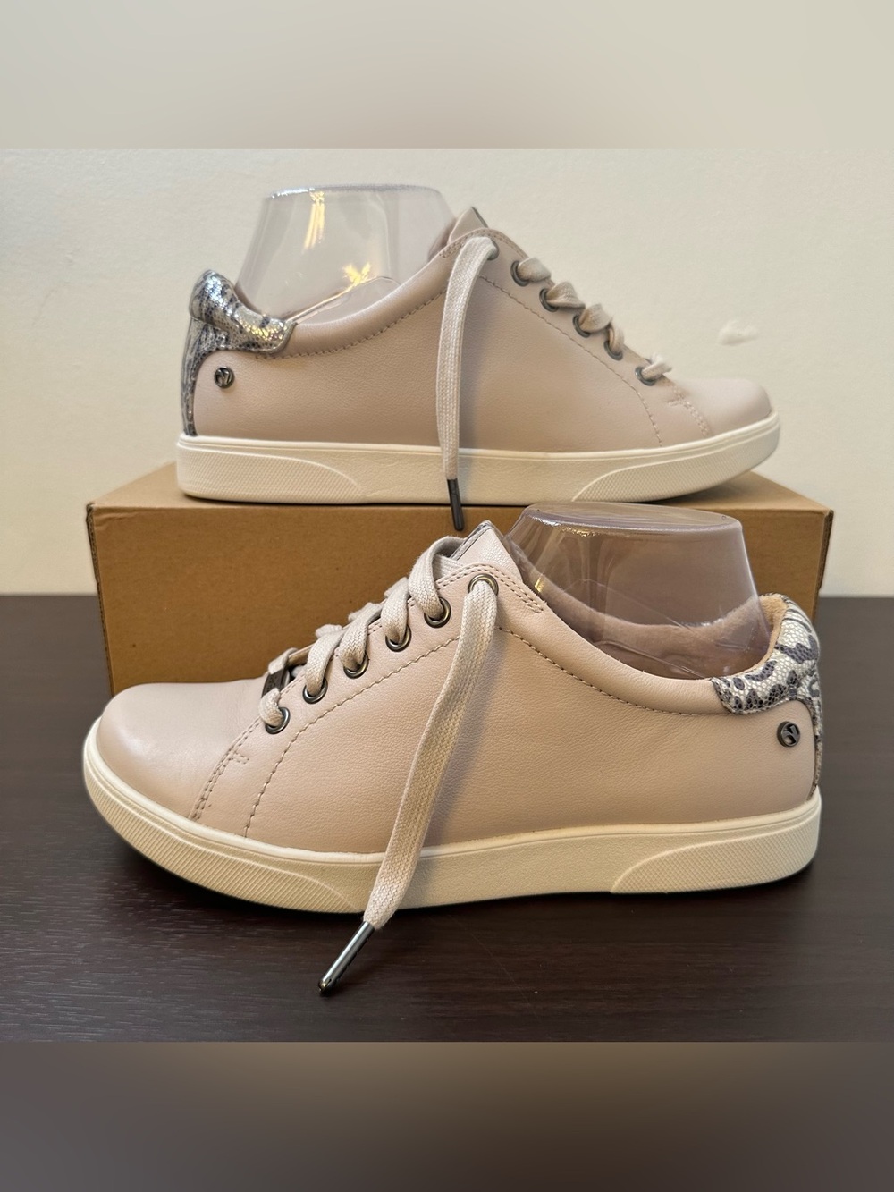 Revere LIMOGES Leather Lace-Up Women's Beige Animal Print Comfort Sneakers 8 New